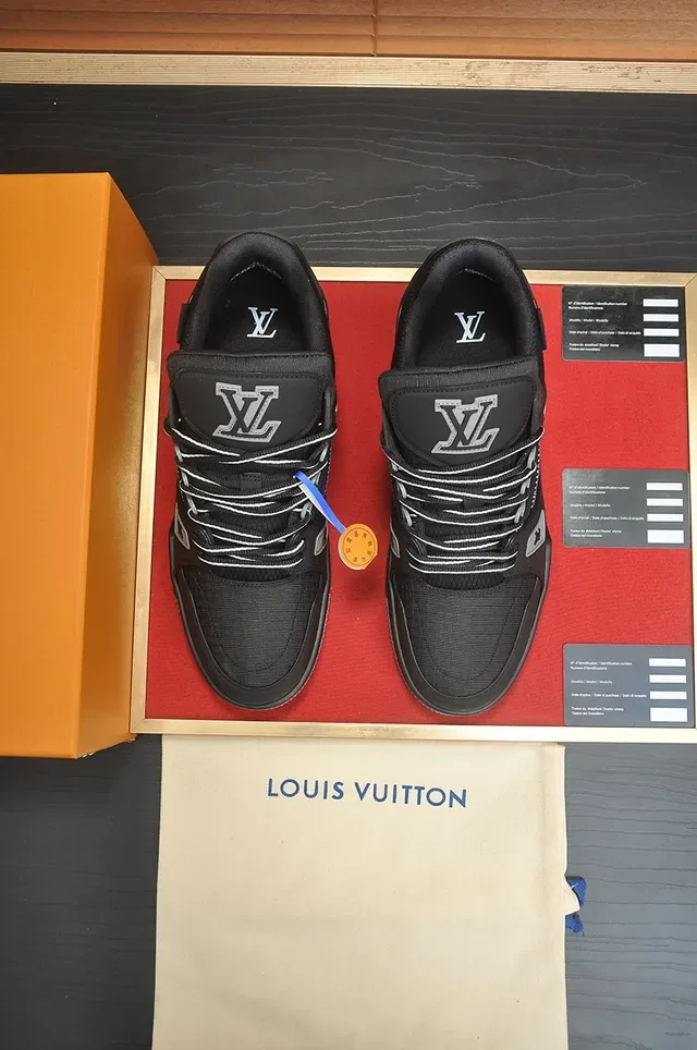 Louis Vuitton Run Away Black and Gray Lifestyle Sneakers 5