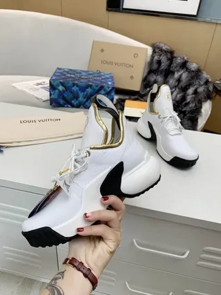Louis Vuitton Run Away blanches Monogram Chunky Sneakers 5