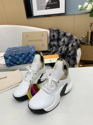 Louis Vuitton Run Away blanches Monogram Chunky Sneakers 7