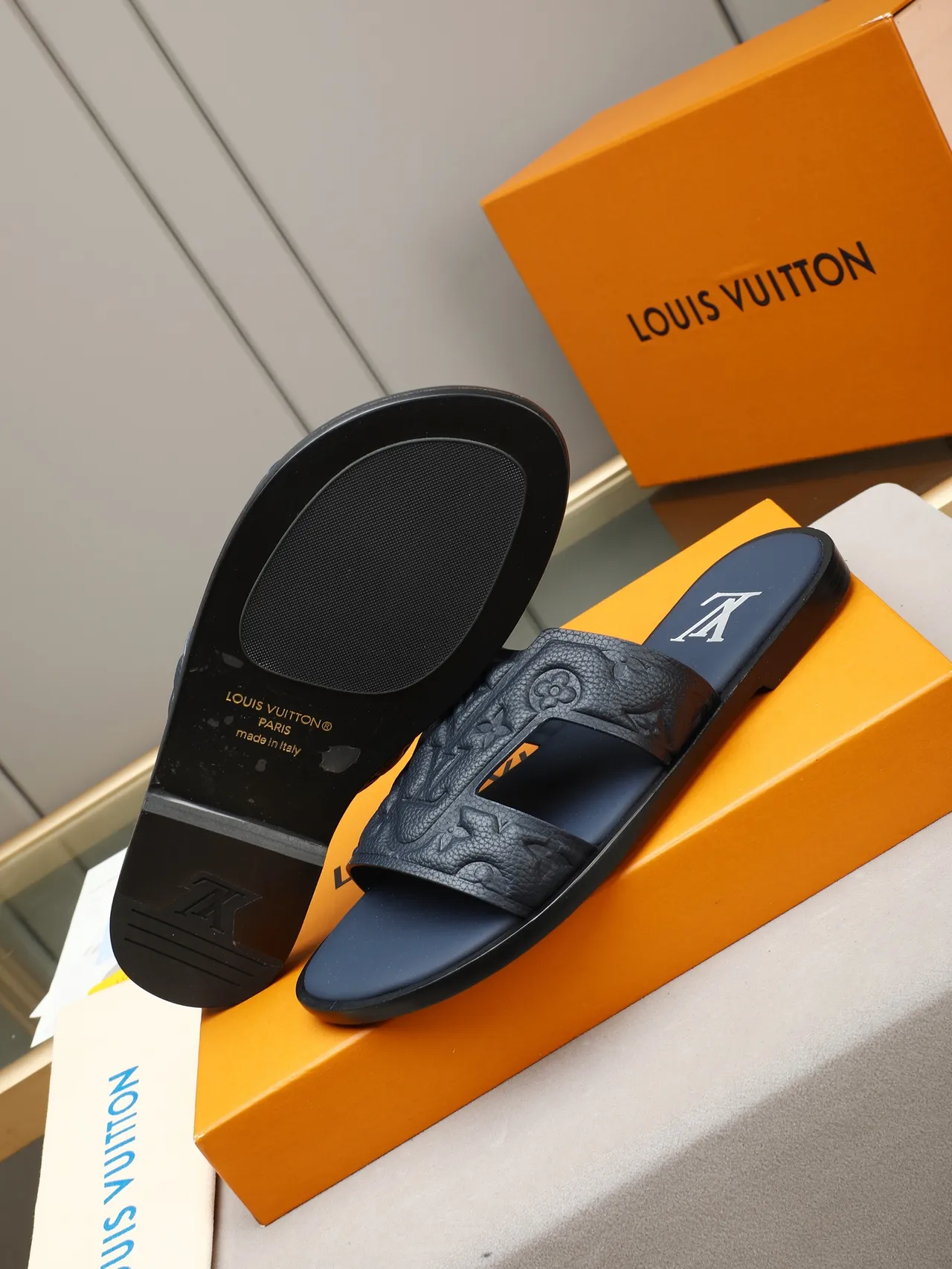 Louis Vuitton Slide Monogramme Embossé Sangle Croisée Mules 15