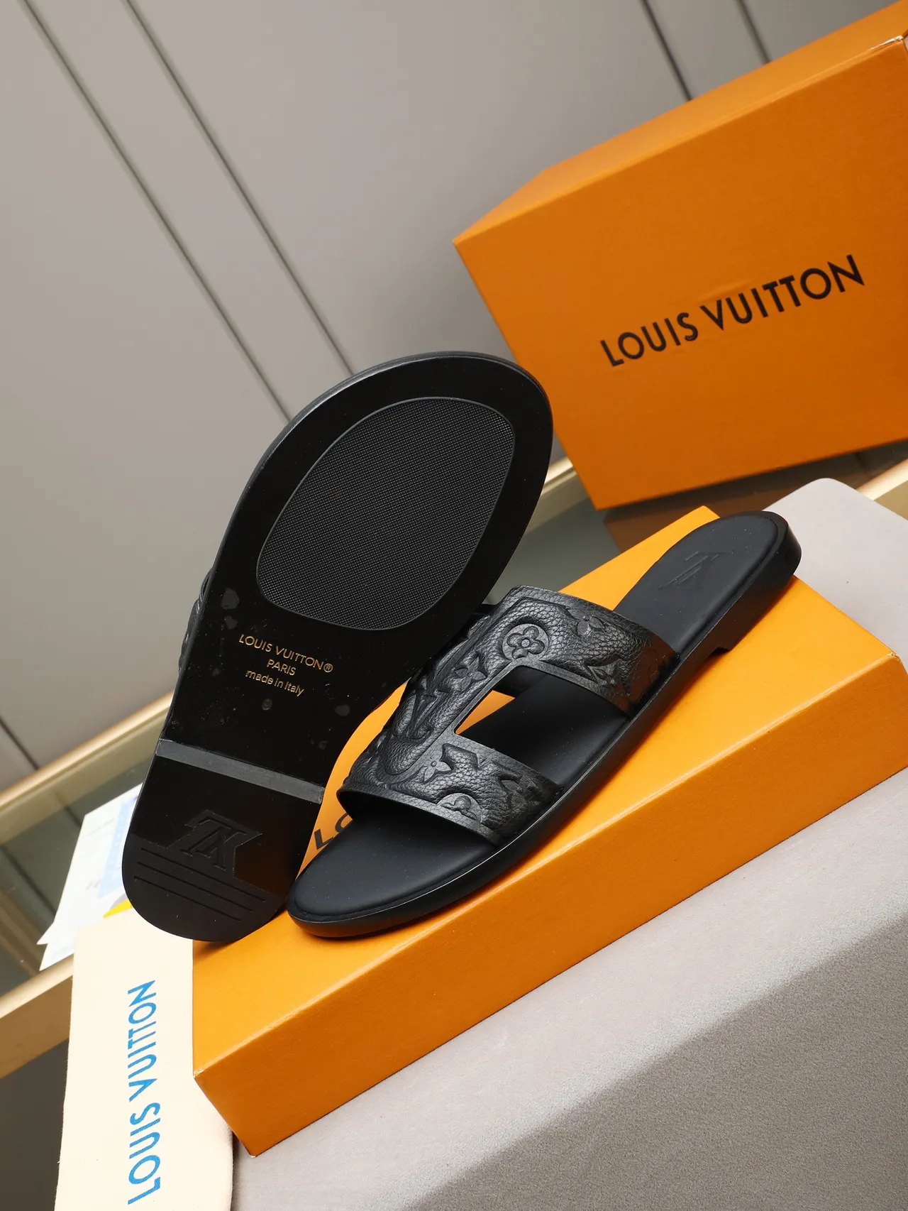 Louis Vuitton Slide Monogramme Embossé Sangle Croisée Mules 18