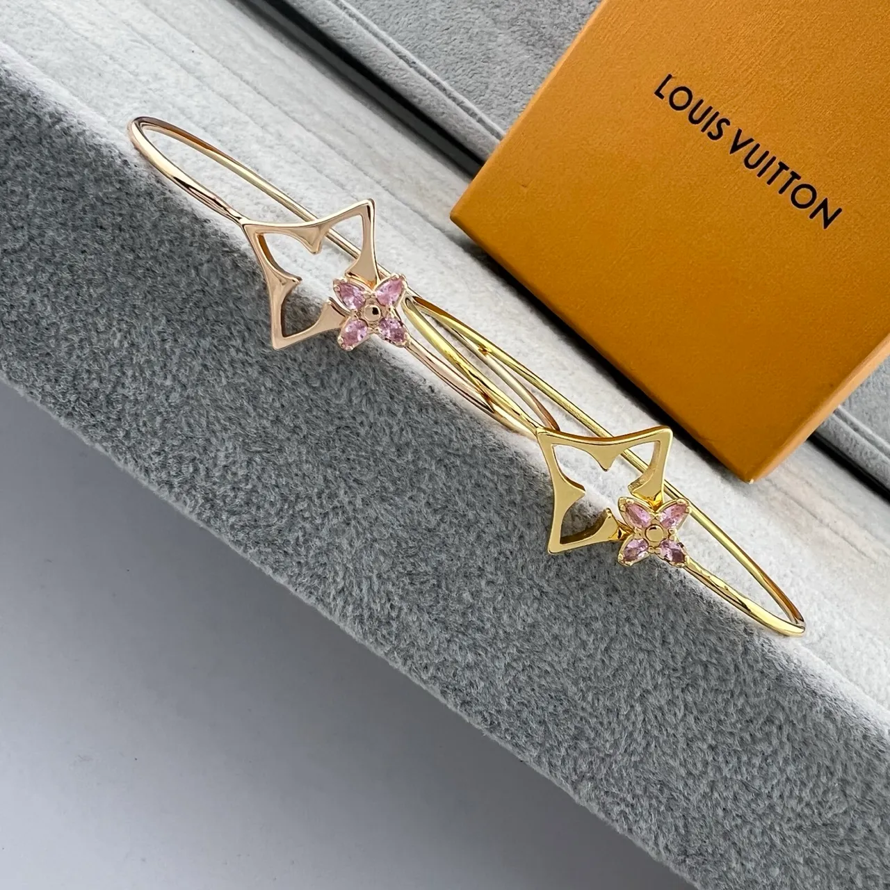 Louis Vuitton Motivo de estrela pedra preciosa rosa tom dourado pulseira aberta 6