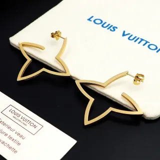 Brincos Louis Vuitton com contorno de estrela em tom dourado