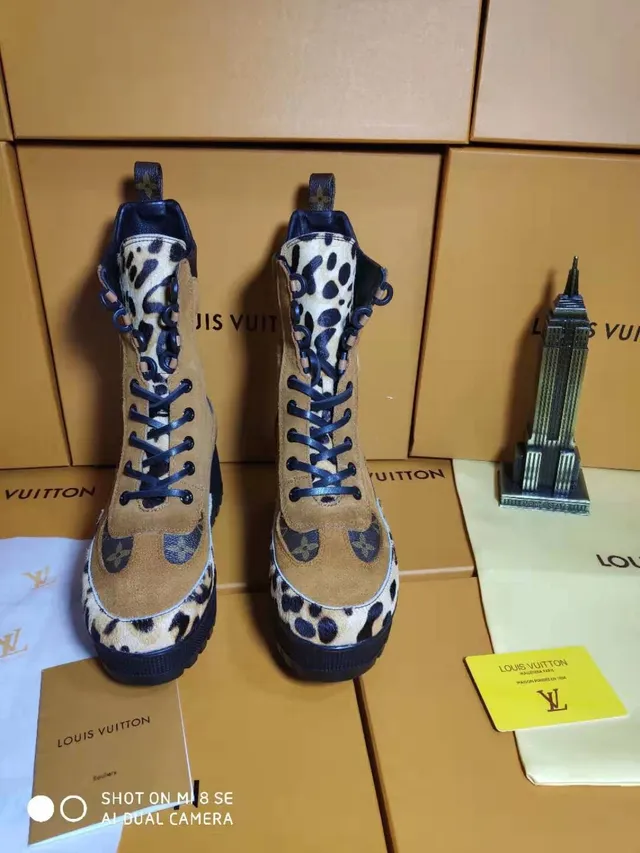 Louis Vuitton टैन और नेवी लियोपर्ड-प्रिंट प्लेटफॉर्म एंक्ल बुटीज 5