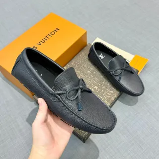 Louis Vuitton تاسل لوافر أسود جلد مقشف لوافر