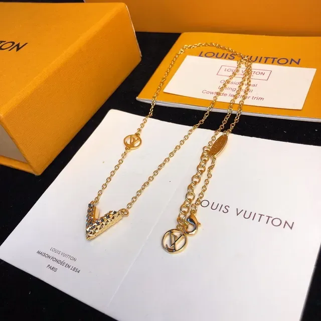 Colar Louis Vuitton V-Forma Texturizado Dourado 8