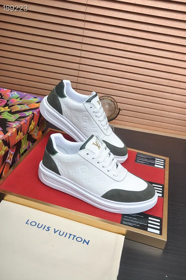 Louis Vuitton সাদা সেনা সবুজ উৎকীর্ণ Monogram চামড়া কনট্রাস্ট সুয়েড প্যানেল লাইফস্টাইল স্নিকার 5