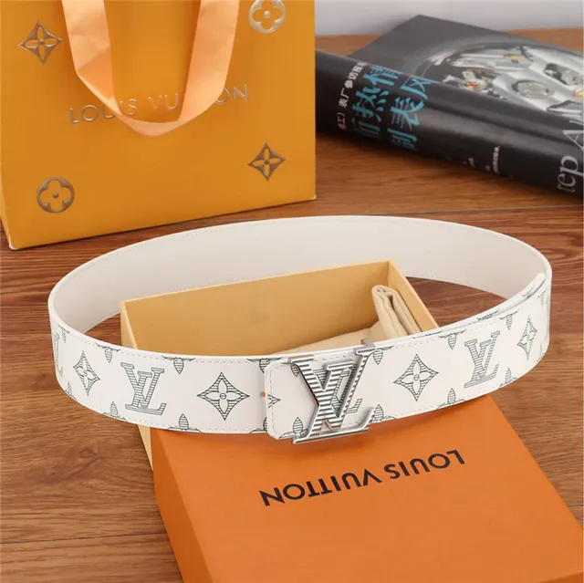 Louis Vuitton cinturón de cuero blanco gris con impresión de monograma, hebilla de bloqueo de giro en tono plateado 10