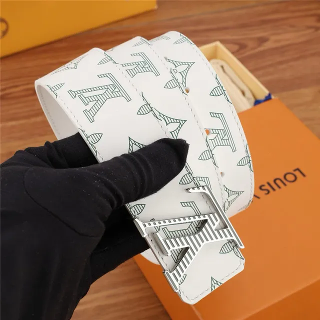 Louis Vuitton cinturón de cuero blanco gris con impresión de monograma, hebilla de bloqueo de giro en tono plateado 4