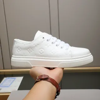Louis Vuitton Tênis Lifestyle Branco Monograma Embossado Low Top