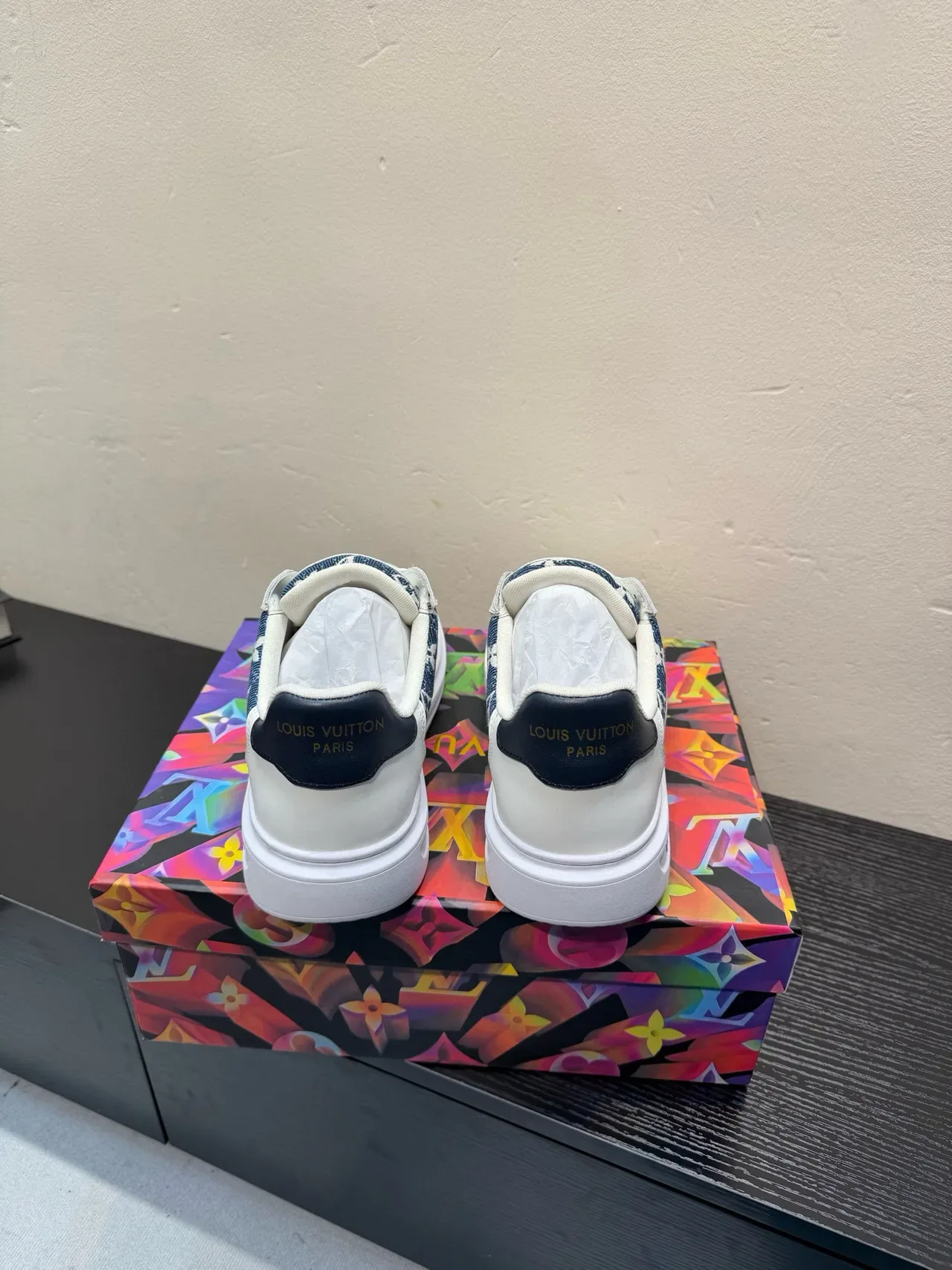 Louis Vuitton Tênis Lifestyle Branco Marinho Low-Top de Couro e Denim Panelados 6