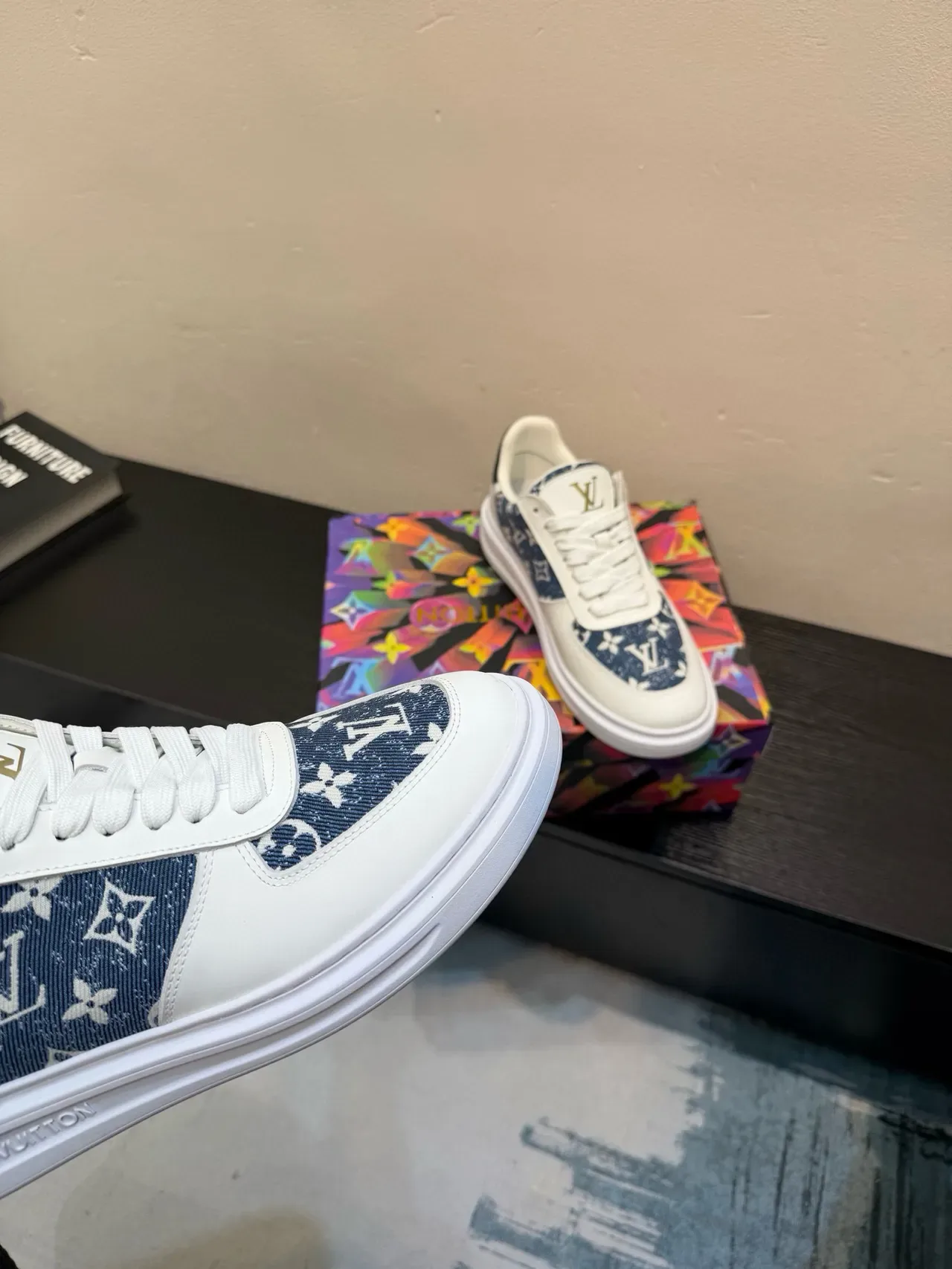 Louis Vuitton Tênis Lifestyle Branco Marinho Low-Top de Couro e Denim Panelados 8