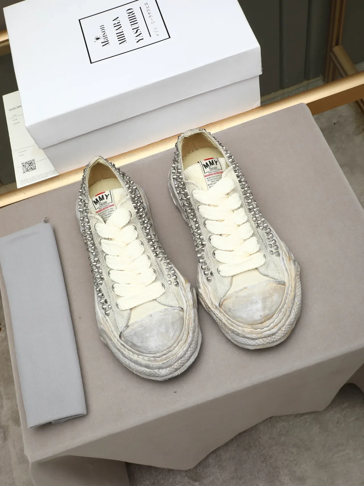 Maison Margiela Zapatillas Lifestyle Beige Tachonado Plata Lona Suela Caucho En Capas 3