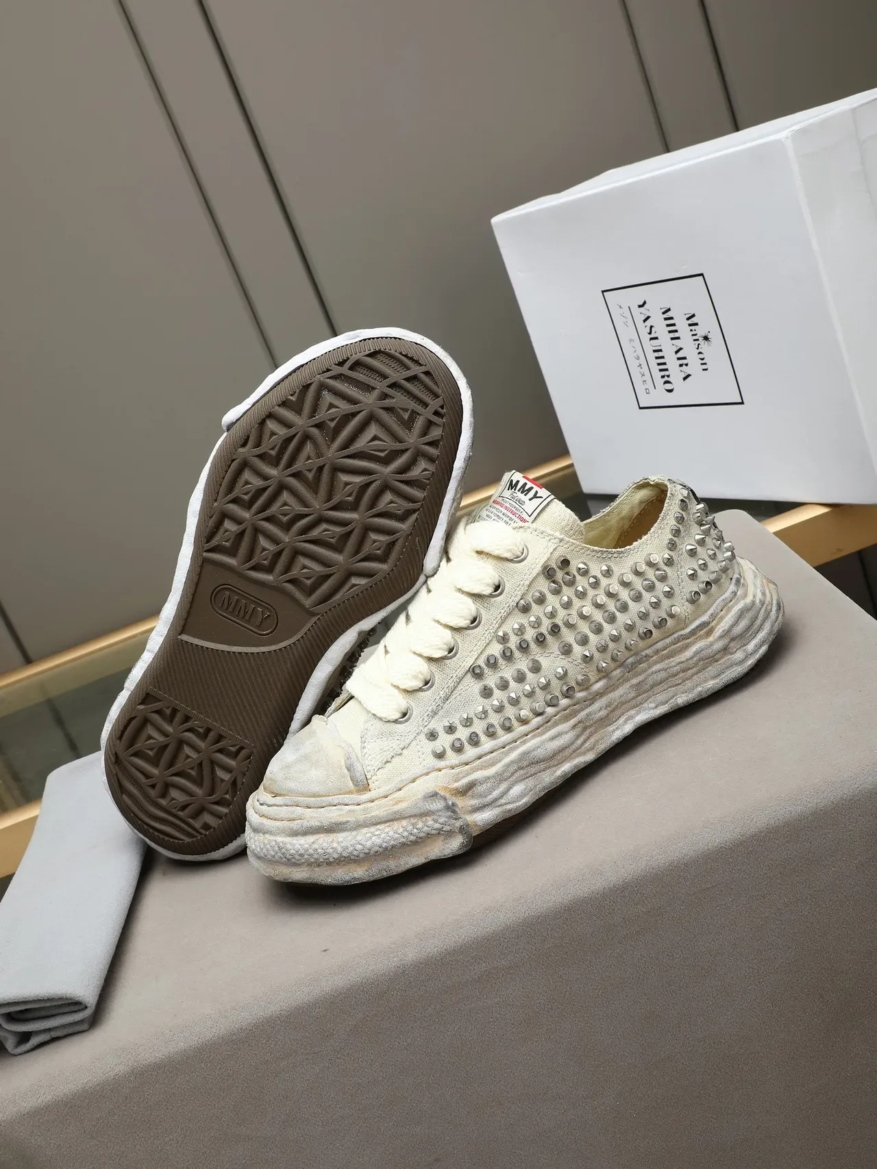 Maison Margiela Zapatillas Lifestyle Beige Tachonado Plata Lona Suela Caucho En Capas 4