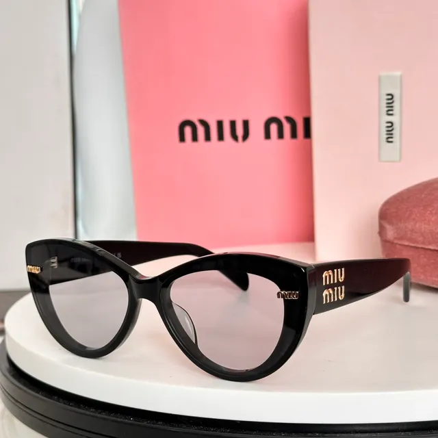 Miu Miu Cat-Eye Gradient Lens Sunglasses 4