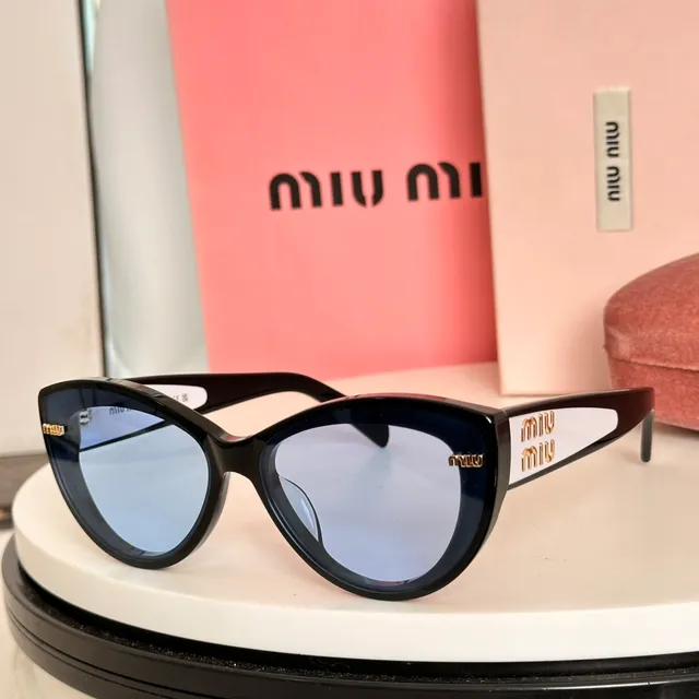 Miu Miu Cat-Eye Gradient Lens Sunglasses 8