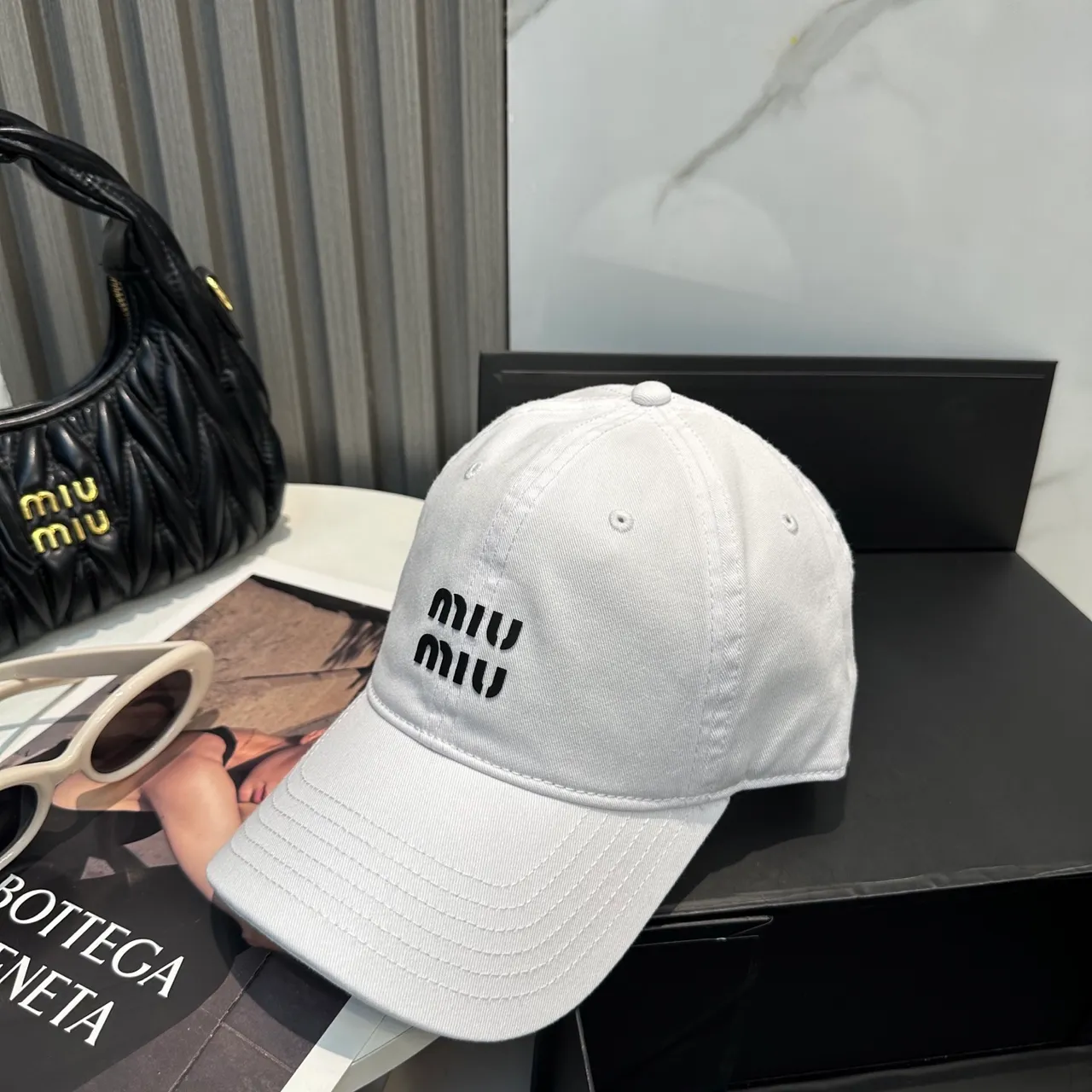 Miu Miu 刺绣标志 白色棒球帽 5