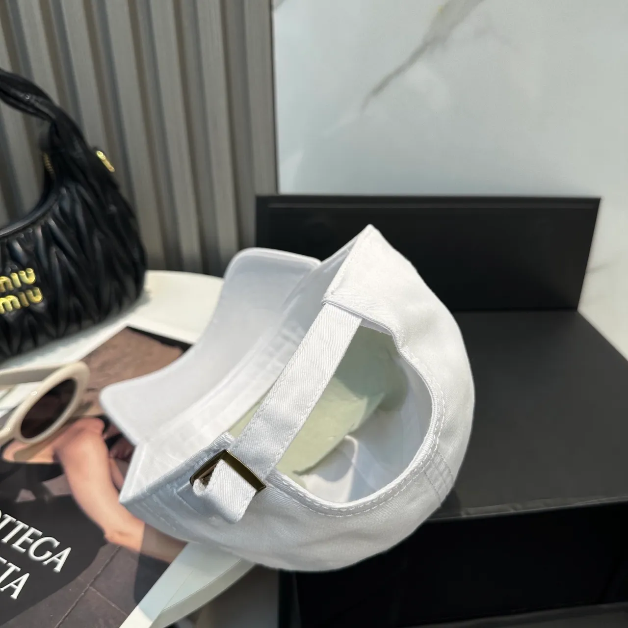 Miu Miu 刺绣标志 白色棒球帽 8