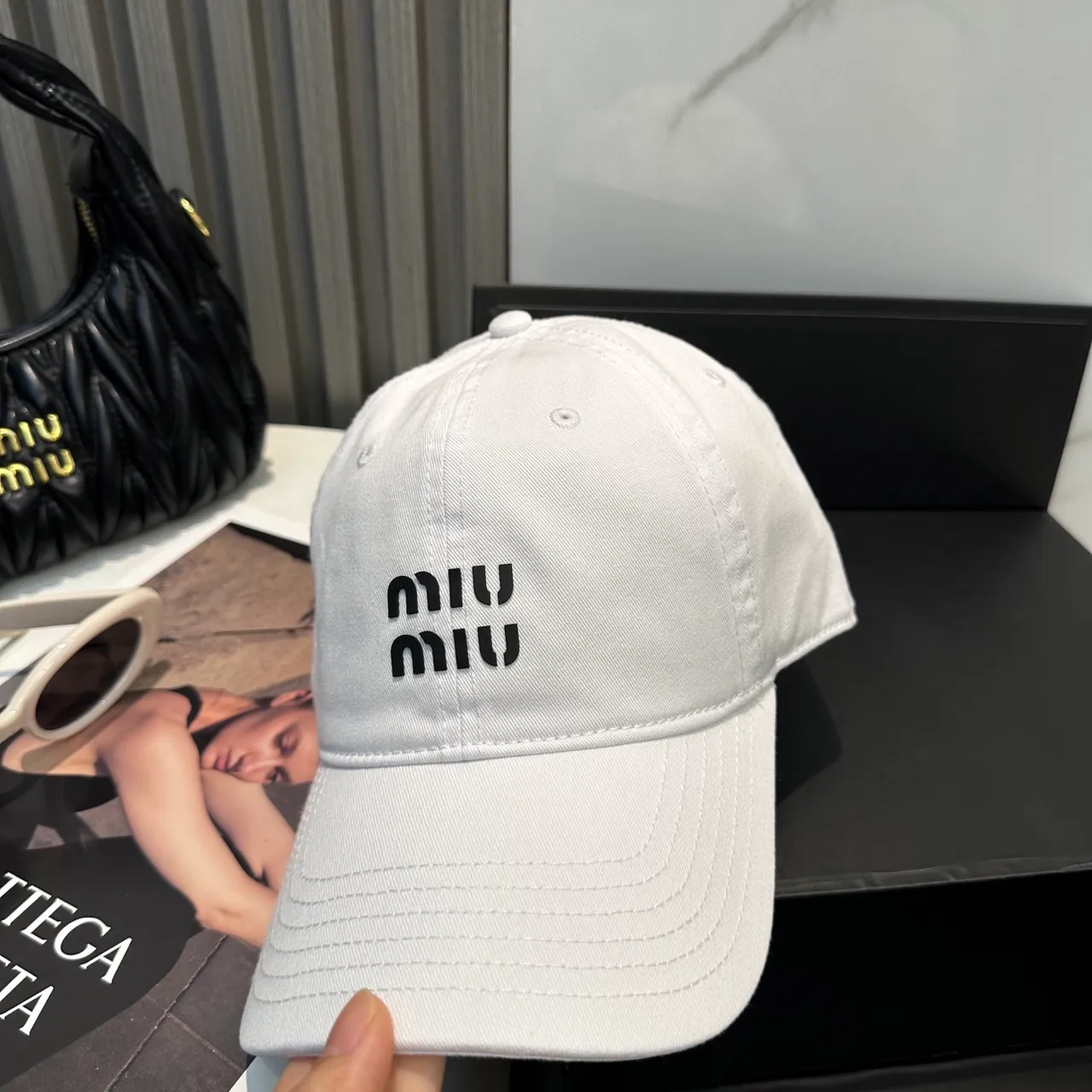Miu Miu 刺绣标志 白色棒球帽 9