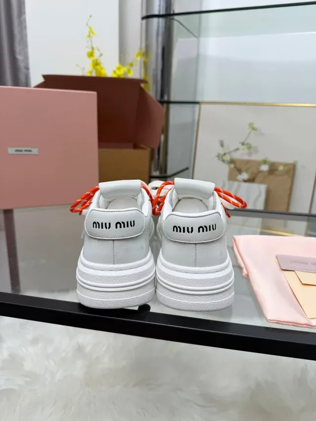 Miu Miu Wander 白橙 皮革鞋面 厚底平台鞋底 生活方式运动鞋 3