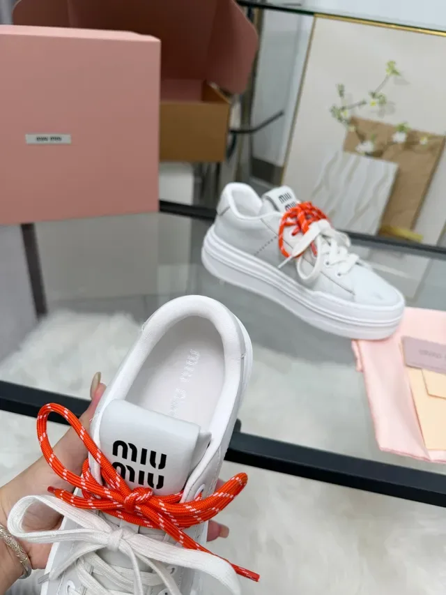 Miu Miu Wander 白橙 皮革鞋面 厚底平台鞋底 生活方式运动鞋 4
