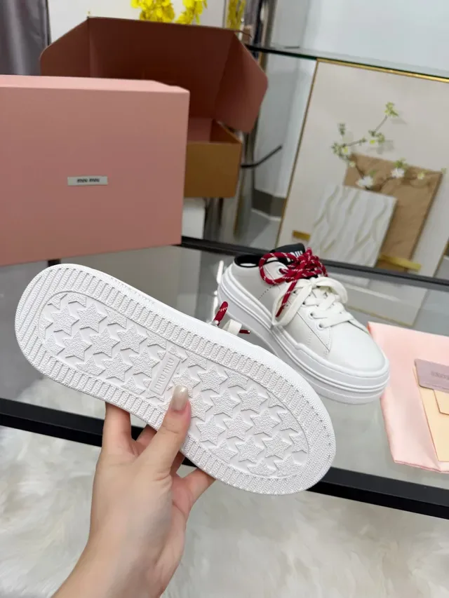 Miu Miu Wander Zapatos Lifestyle Blancos y Rojos de Cuero con Suela Plataforma Gruesa 2