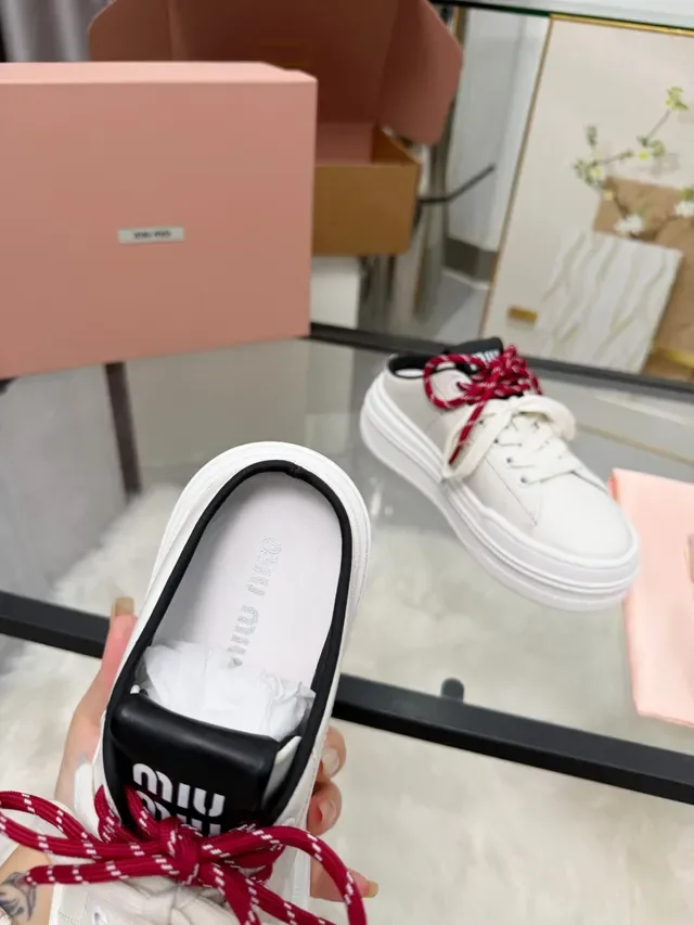 Miu Miu Wander Zapatos Lifestyle Blancos y Rojos de Cuero con Suela Plataforma Gruesa 3