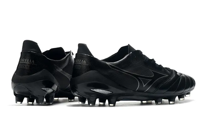 Mizuno Morelia White and Gold Firm-Ground Soccer Shoes 9