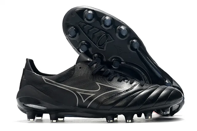 Mizuno Morelia White and Gold Firm-Ground Soccer Shoes 10