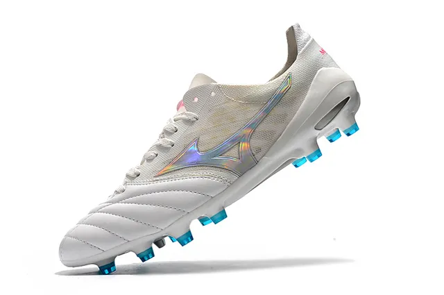 Mizuno Morelia White and Gold Firm-Ground Soccer Shoes 17