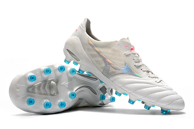 Mizuno Morelia White and Gold Firm-Ground Soccer Shoes 18