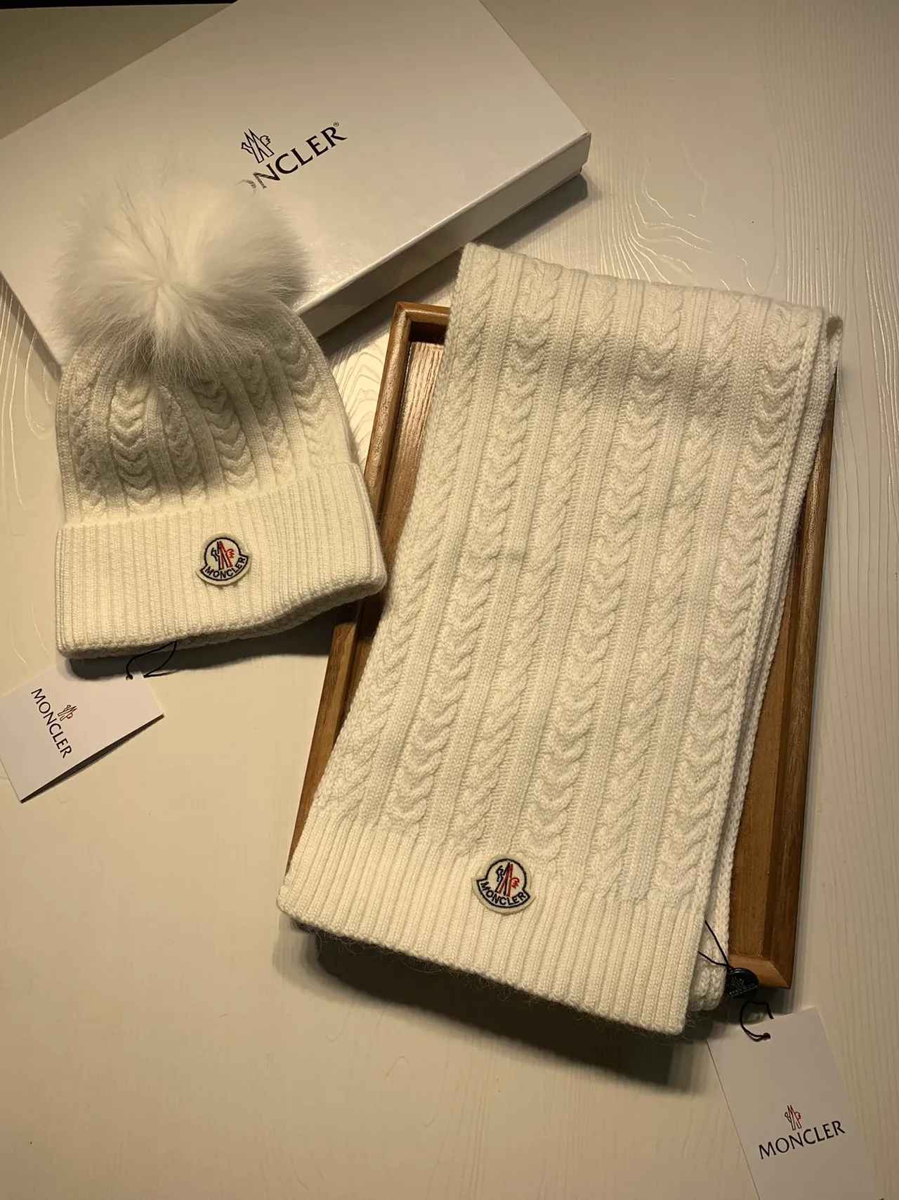 Moncler Cable-Knit Logo Patch Cashmere Scarf 4
