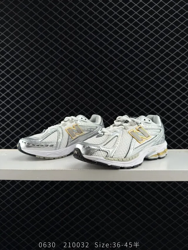 New Balance 1906R 白色银色金色生活方式运动鞋 3