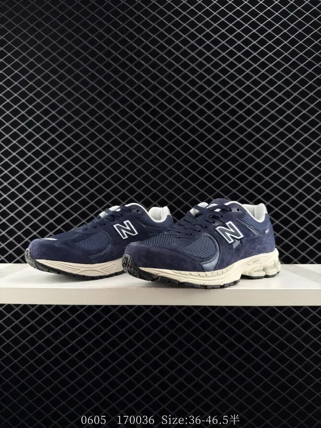 New Balance 2002R Sneakers Lifestyle daim navy et mesh 3