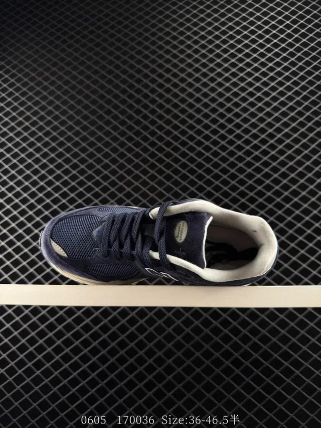 New Balance 2002R Sneakers Lifestyle daim navy et mesh 5