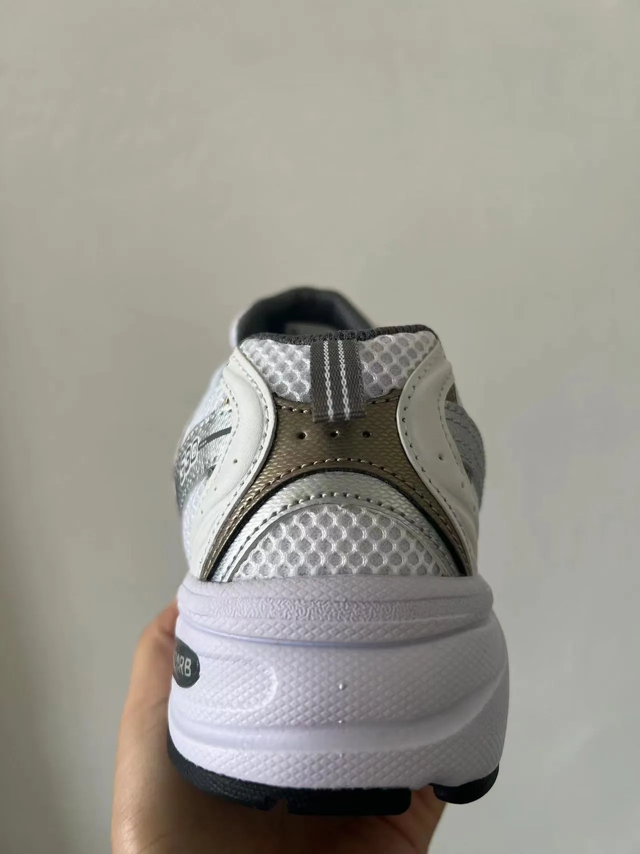 New Balance 530 Branco Prateado Tênis Estilo de vida 5