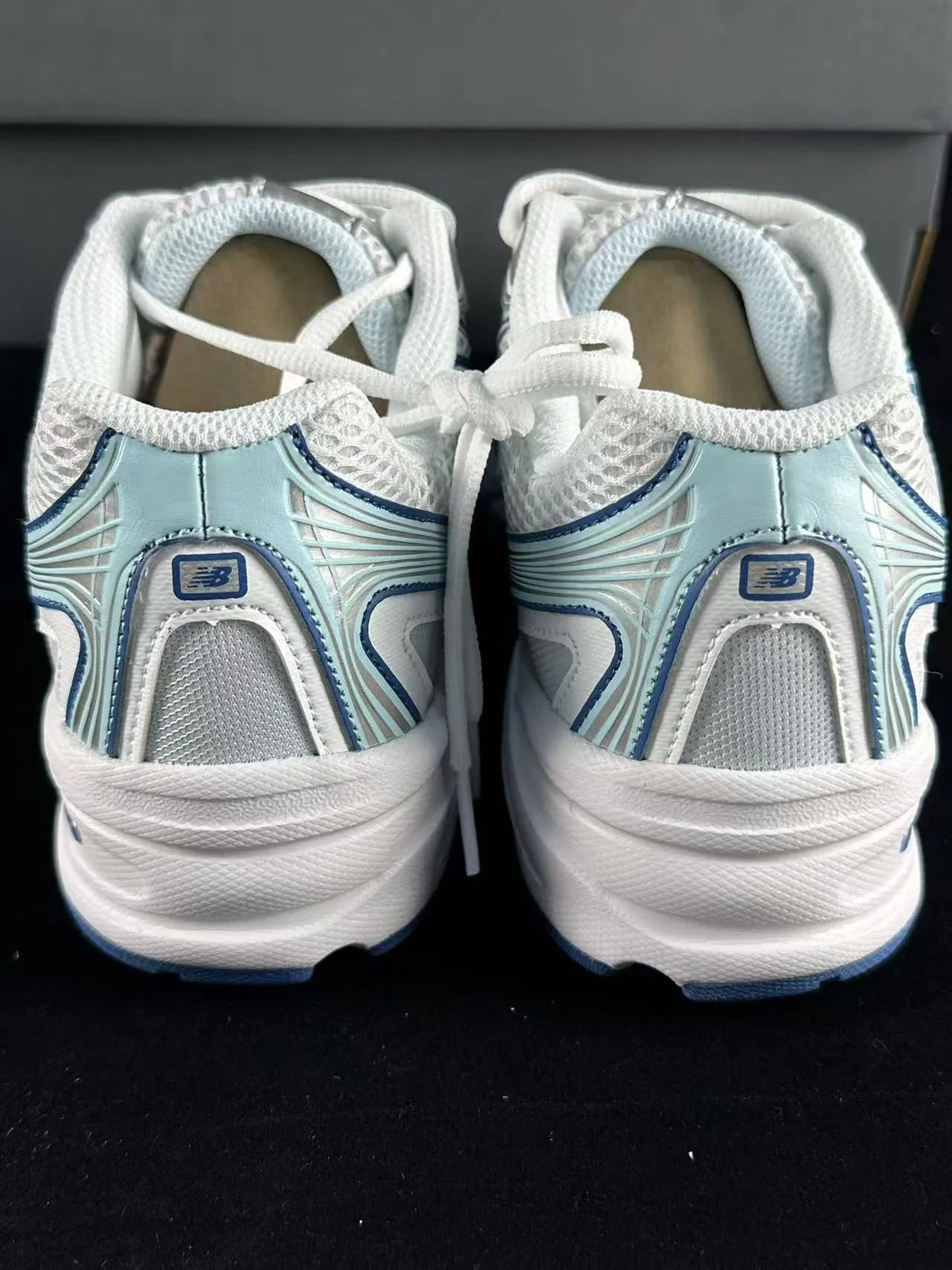 New Balance 860 White Blue Mesh Upper Structured TPU Cage Running Shoes 4