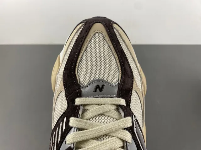 New Balance 9060 Beige Marrón Zapatillas Chunky 5