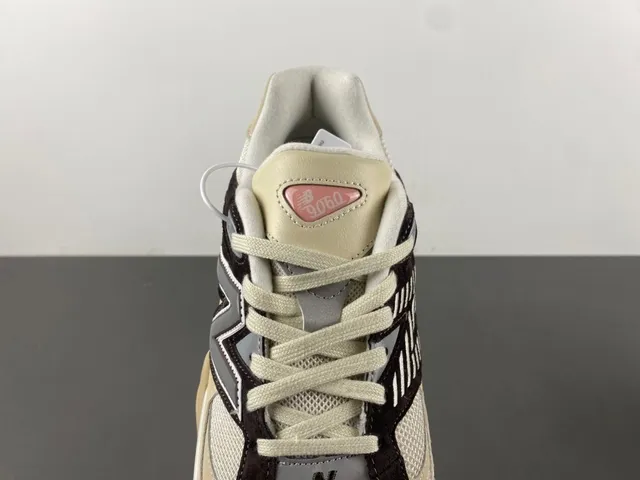 New Balance 9060 Beige Marrón Zapatillas Chunky 6