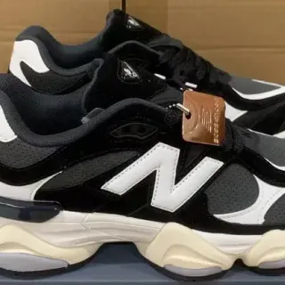 New Balance 9060 কালো এবং সাদা চাঙ্কি স্নিকার