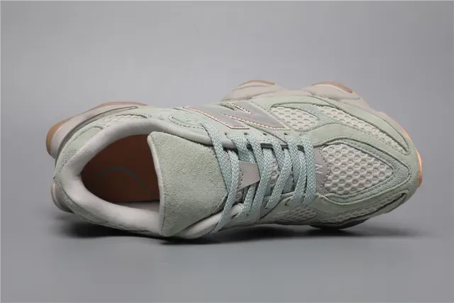 New Balance 9060 薄荷绿网面和麂皮生活方式运动鞋 7