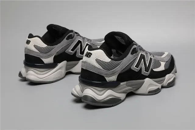 New Balance काला भूरा मोटा मिडसोल जाल-चमड़े का मिश्रण ऊपरी भाग जीवन शैली स्नीकर 3