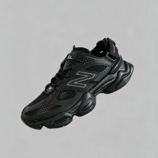 New Balance কালো এক রঙের নির্মিত তল মোটা সোলের স্নিকার