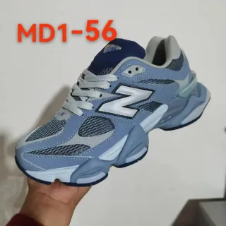 New Balance नेवी ब्लू मिडसोल मेश और सिंथेटिक ओवरले चंकी स्नीकर