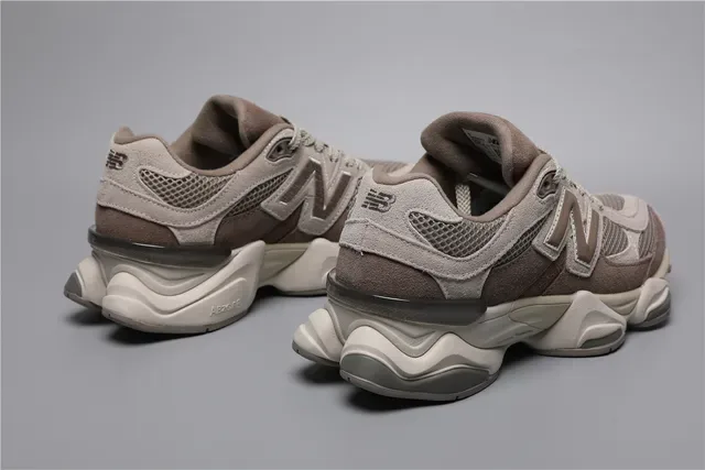 New Balance বাদামী বেইজ লেয়ার্ড মেশ এবং স্যুয়েড আপার চাঙ্কি স্কাল্প্টেড মিডসোল লাইফস্টাইল স্নিকার 3