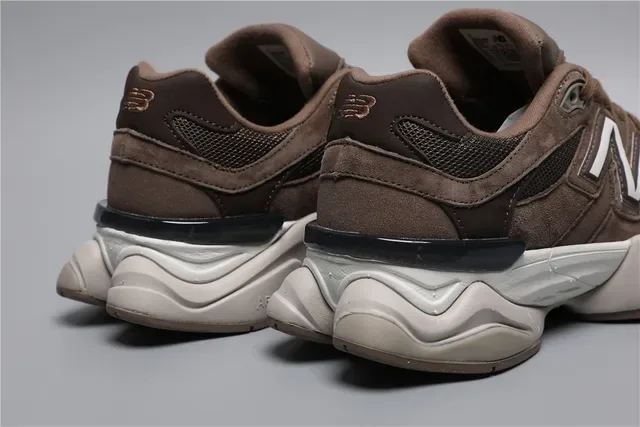 New Balance Brown White Suede And Mesh Upper Chunky Sculpted Midsole Lifestyle Sneakers 2