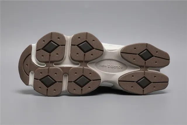 New Balance Brown White Suede And Mesh Upper Chunky Sculpted Midsole Lifestyle Sneakers 6