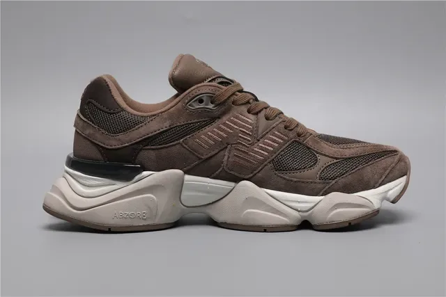 New Balance Brown White Suede And Mesh Upper Chunky Sculpted Midsole Lifestyle Sneakers 8