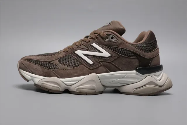 New Balance Brown White Suede And Mesh Upper Chunky Sculpted Midsole Lifestyle Sneakers 9