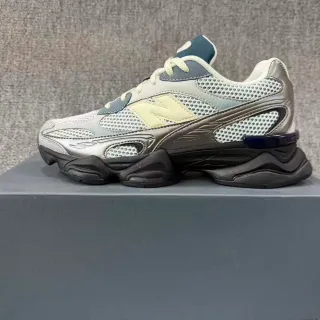New Balance Gris Bleu Semelle Sculptée Upper en Maille Perforée Sneakers Chunky